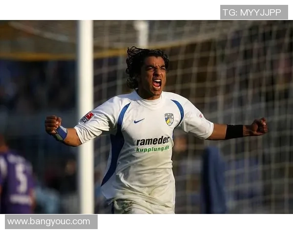 奥斯纳与海登的精彩对决揭示足球战术与团队合作的深刻内涵