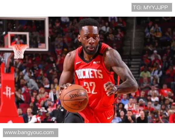 德雷蒙德格林的篮球生涯与领导力探索:从新秀到冠军核心的成长之路 德雷蒙德格林的篮球生涯与领导力探索:从新秀到冠军核心的成长之路