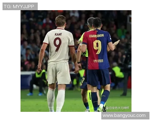 莱万背叛旧主拜仁球迷愤怒嘘声不断直言忘恩负义